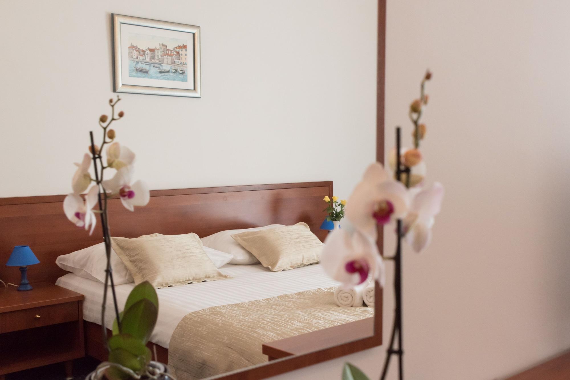 Hotel Krilo Jesenice Kültér fotó