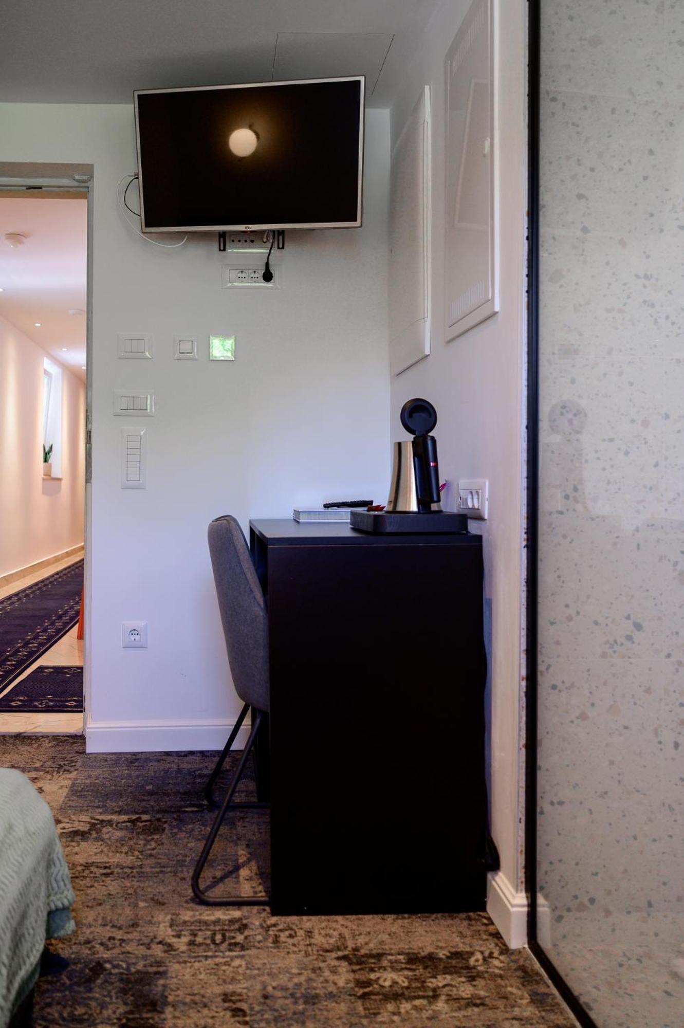 Hotel Krilo Jesenice Kültér fotó